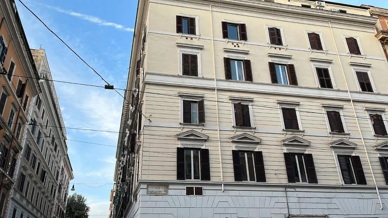 Rome Termini Rooms 4 Италия